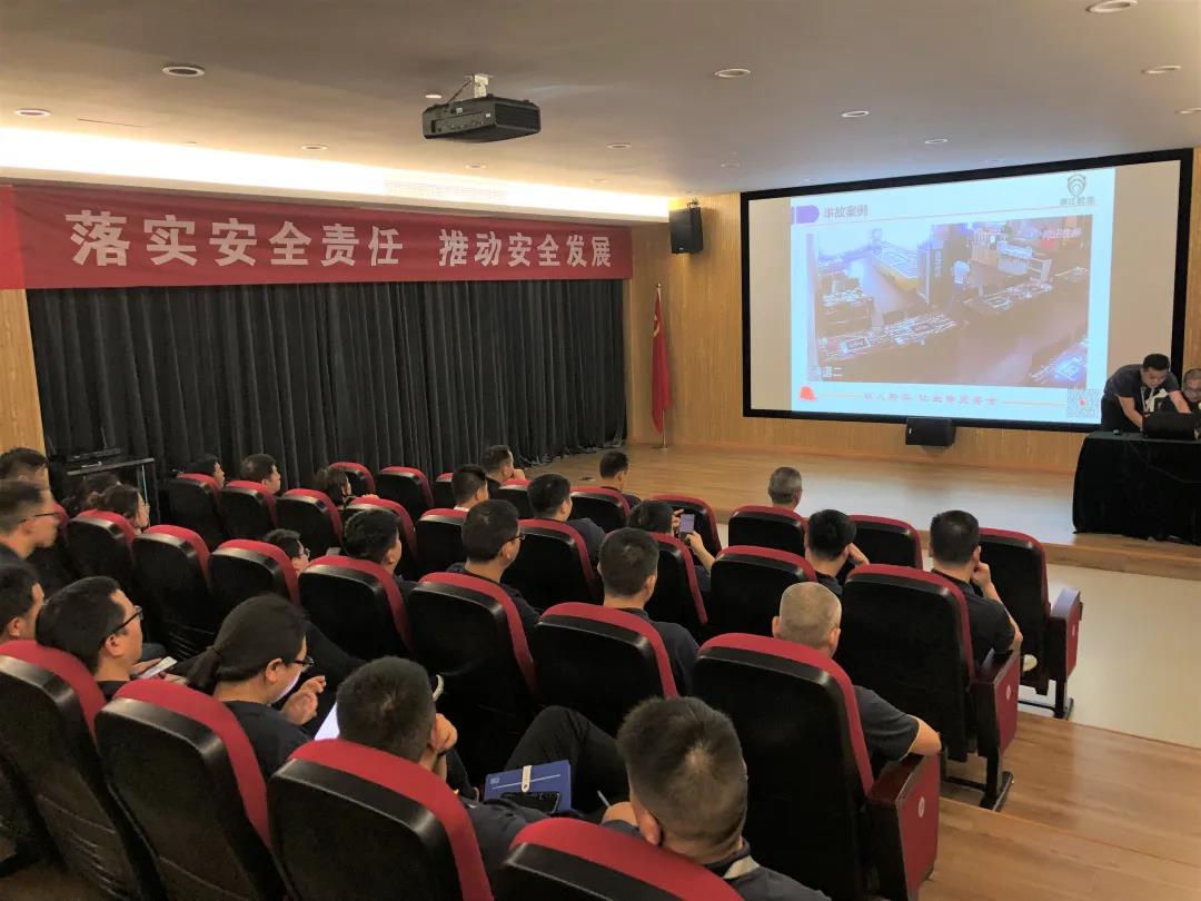 公司開展消防培訓演練活動(圖1) 公司開展消防培訓演練活動(圖1)