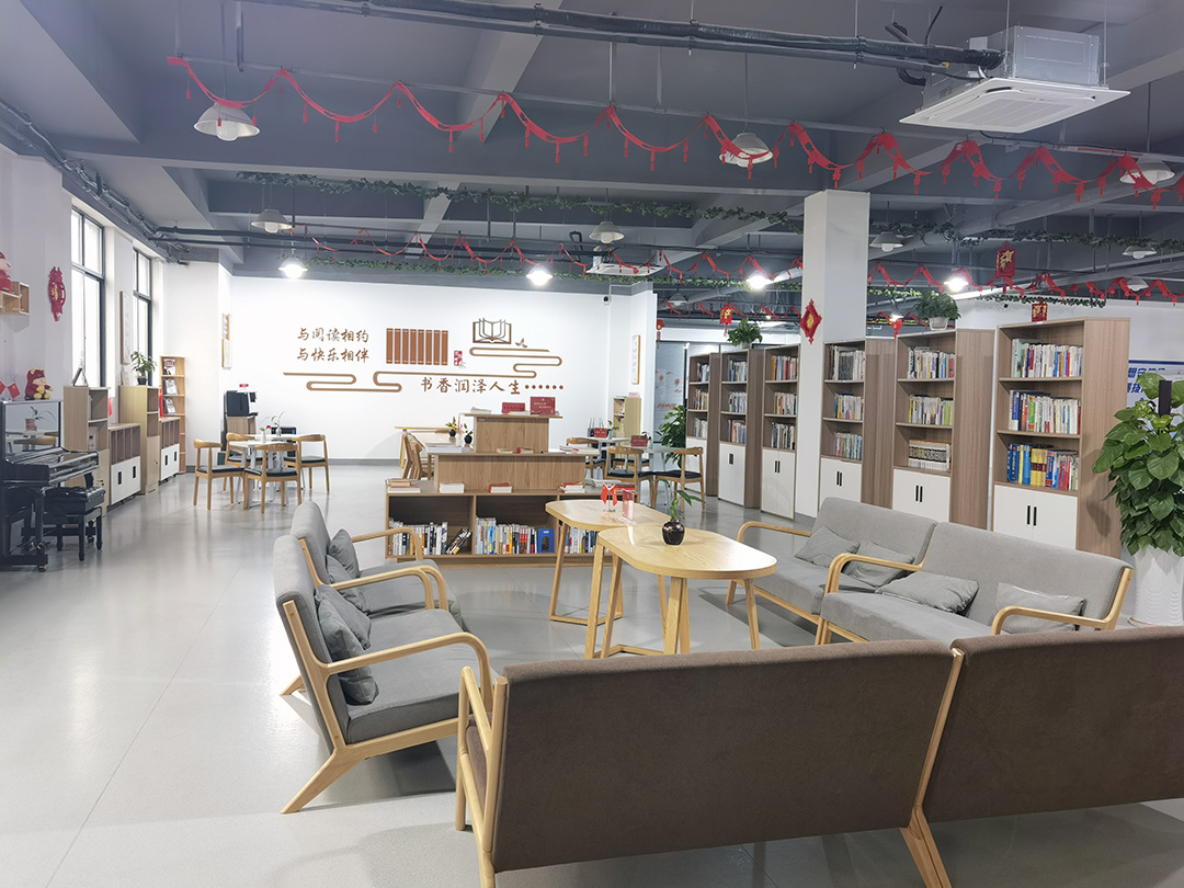 我司職工書屋成功獲評全國(guó)級職工書屋(圖2) 我司職工書屋成功獲評全國(guó)級職工書屋(圖2)