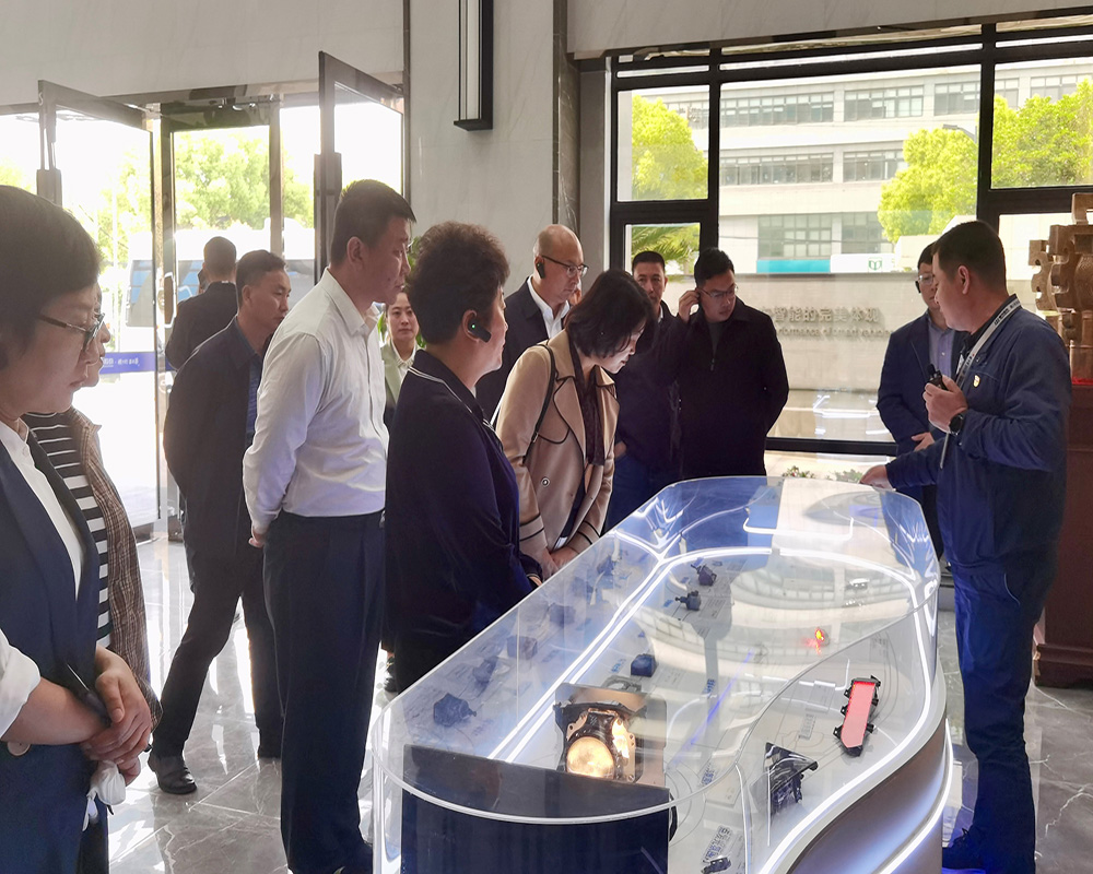 四川涼山州工會領導一(yī)行莅臨我司參觀調研産改工作(圖1) 四川涼山州工會領導一(yī)行莅臨我司參觀調研産改工作(圖1)