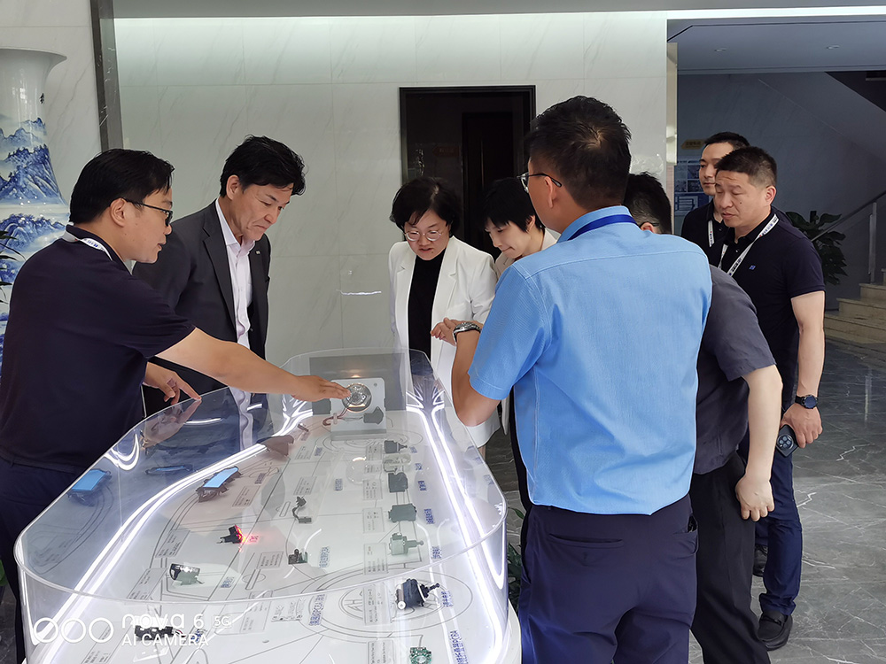 阿爾卑斯阿爾派集團及上海亞特聯科技有限公司莅臨我司參觀交流(圖2) 阿爾卑斯阿爾派集團及上海亞特聯科技有限公司莅臨我司參觀交流(圖2)