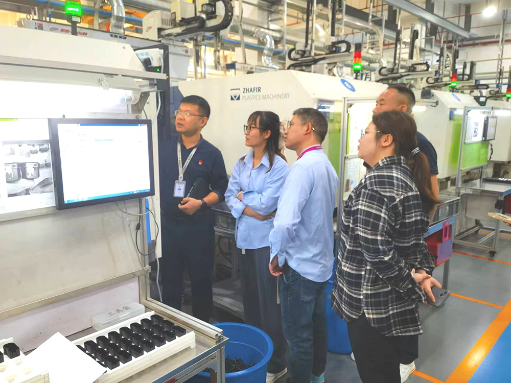 比亞迪審核團隊一(yī)行莅臨我司開展審核(圖2) 比亞迪審核團隊一(yī)行莅臨我司開展審核(圖2)